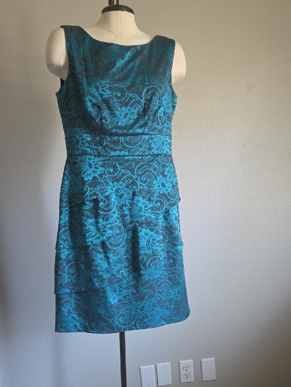 ANNECTED Apparel Women's Sleeveless Teal Lace-Overlay Midi Dress